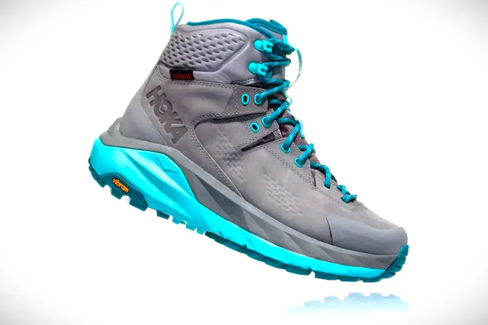 HOKA-Sky-Kaha-GORE-TEX-Hiking-Boots-to-wear-in-the-Fall