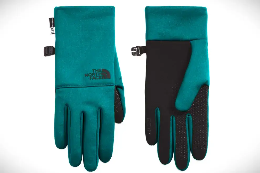 The-North-Face-Women’s-Etip-Recycled-Glove-to-wear-in-the-Fall