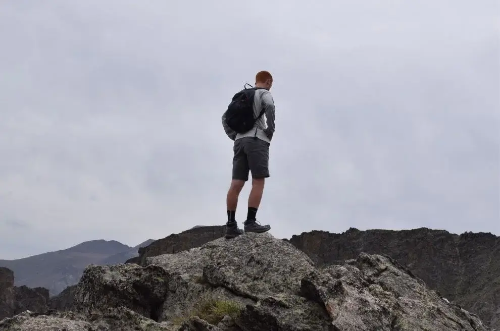 how-to-wear-hiking-boots-with-shorts